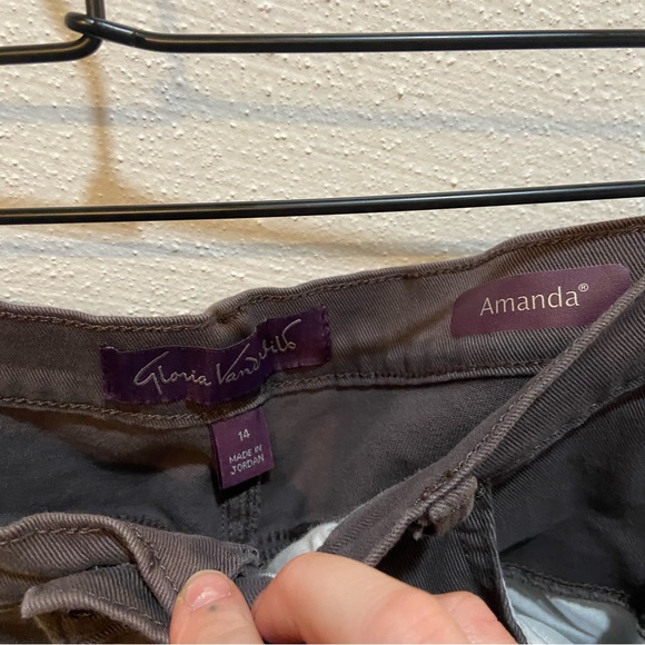 Gloria Vanderbilt Short Amanda High Rise Tapered Jean Pants - Picture 3 of 6